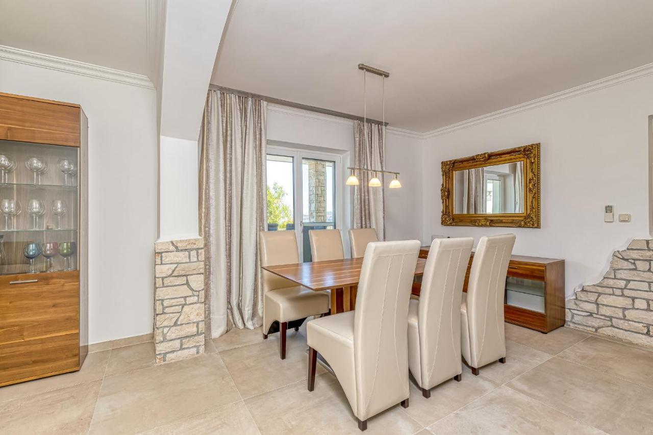 Villa Milena With Pool And Sea View Crveni Vrh Exterior photo