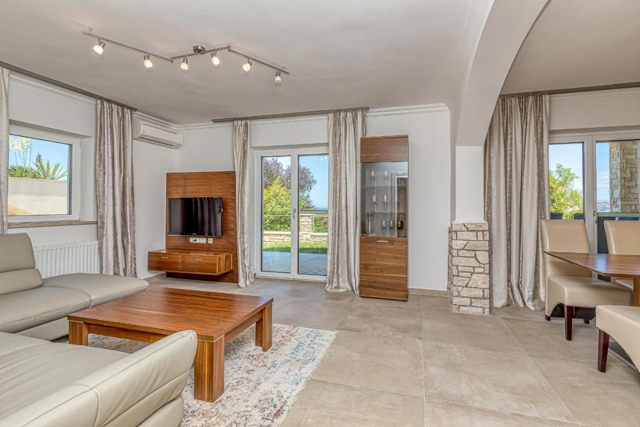 Villa Milena With Pool And Sea View Crveni Vrh Exterior photo